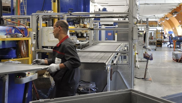 panneau-reborder-signaux-girod Rebordage de panneaux fabriqués en France